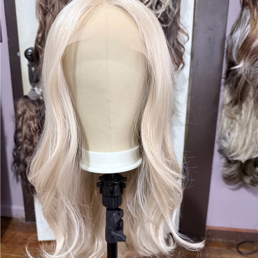 Blonde Wavy Lace Front Wig - Natural Platinum Blonde